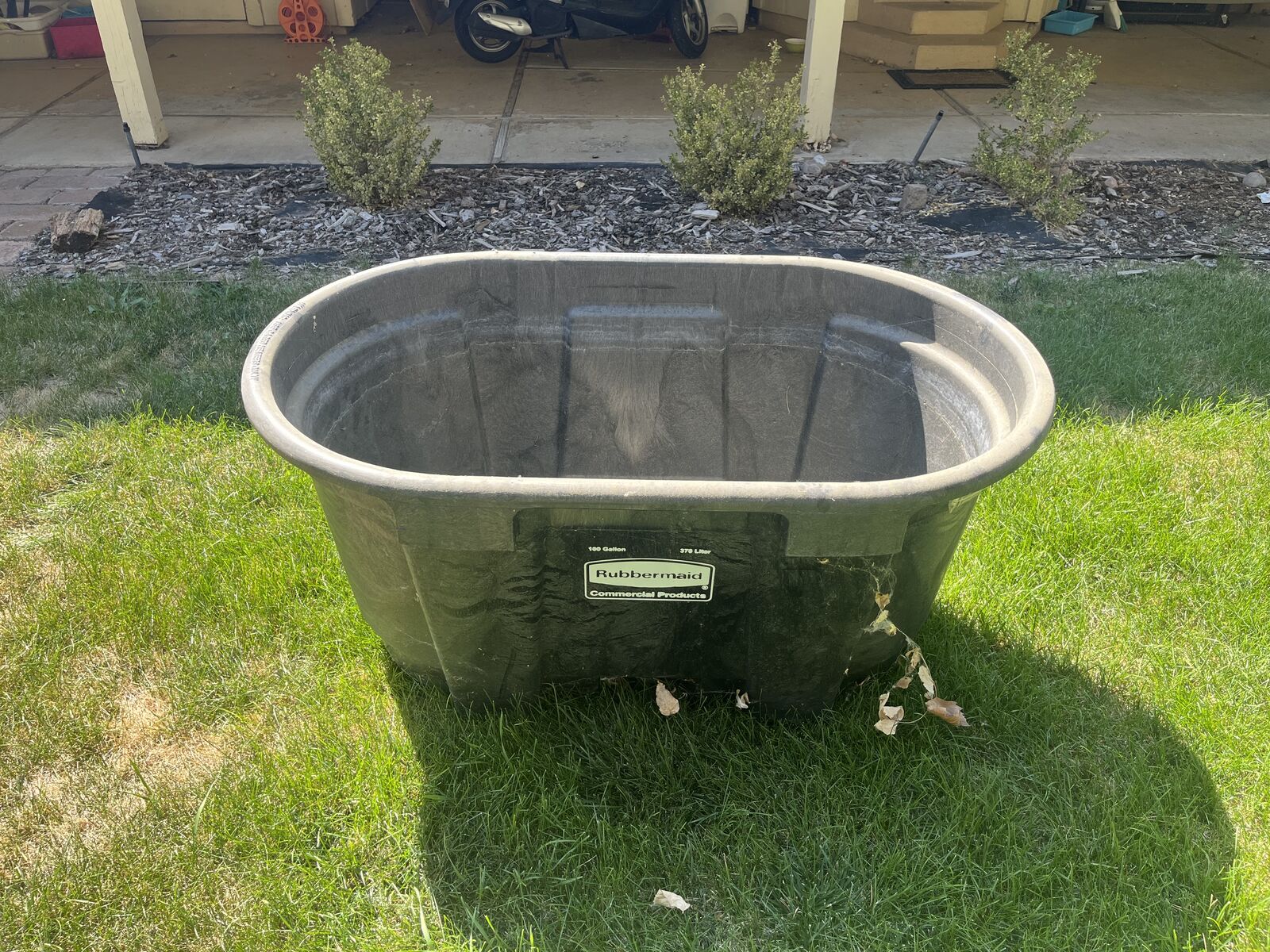 Rubbermaid 100-Gallon Tank