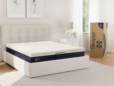 King size Sleepy's By Sealy Memory Foam Medium Mattress (retail $1650)