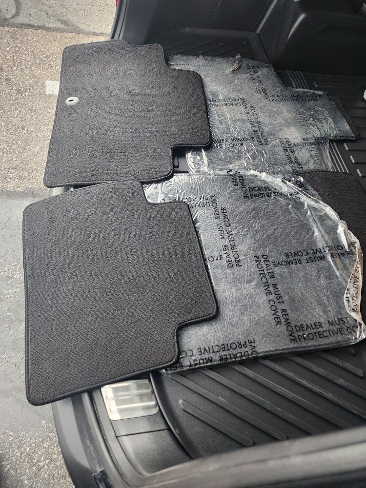Black Car Floor Mats - Set of 4 (New)