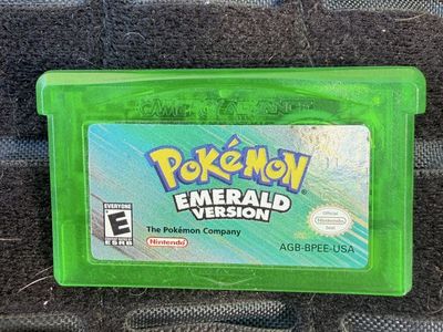 Pokemon emerald version original game boy game