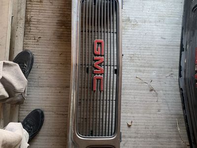 EARLY 90s GMC S15 or SONOMA GRILLE