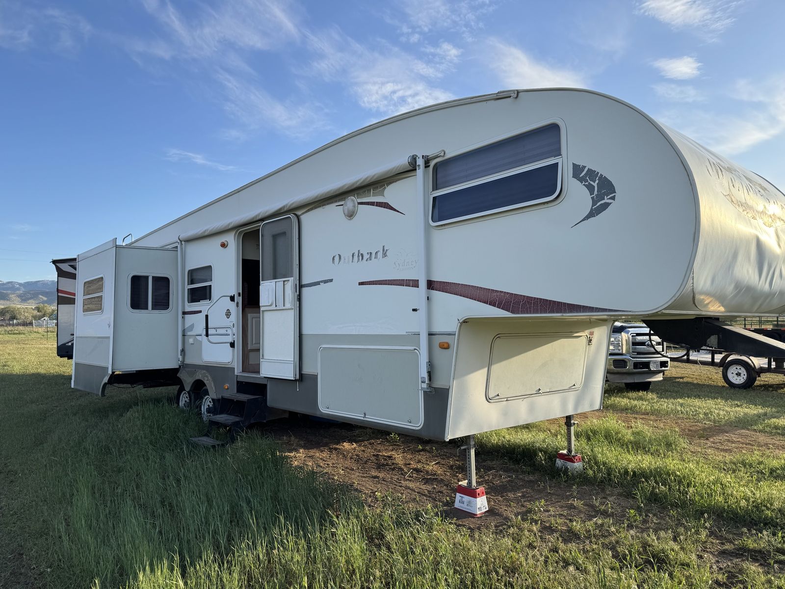 2007 keystone outback 27 ft long fifth wheel camper
