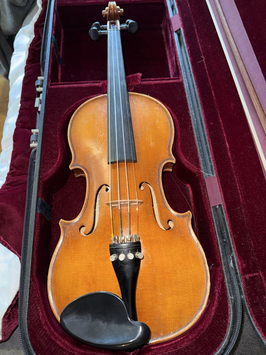 Cremona-Tone Peter Paul Prier and sonsViolin with Hard Case & Two Bows 3/4