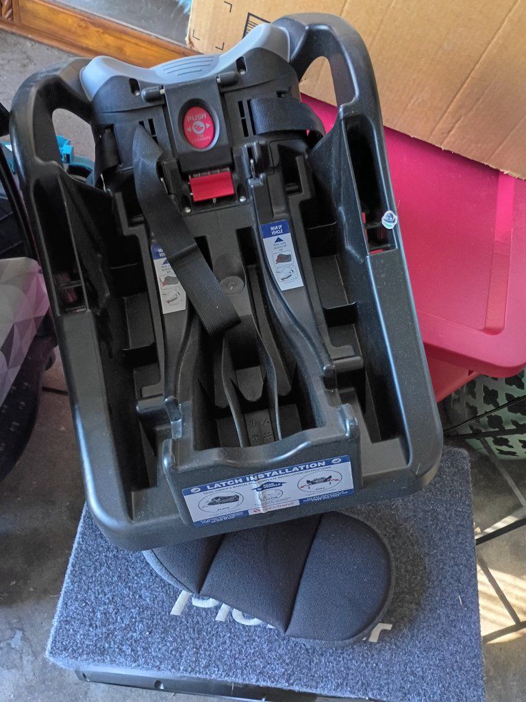 Baby Trend Secure Snap Tech 35 Infant Car Seat and Base with Manual