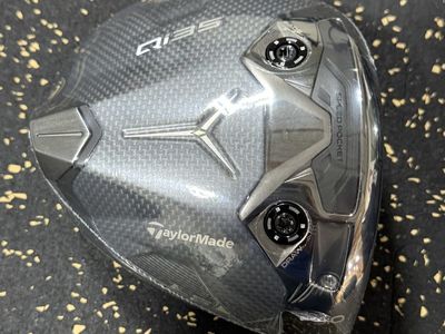 Brand New TaylorMade Qi35 Driver head