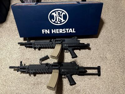 FN Herstal Licensed M249 Para Airsoft Rifle
Cyber Gun - Feather weight