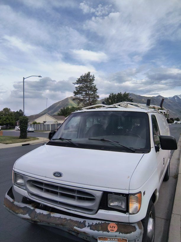 2000 Ford E-250 and Econoline 250 Base