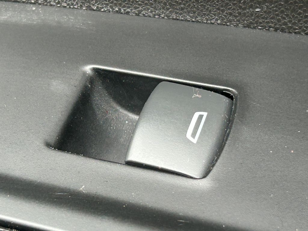 Main image 30