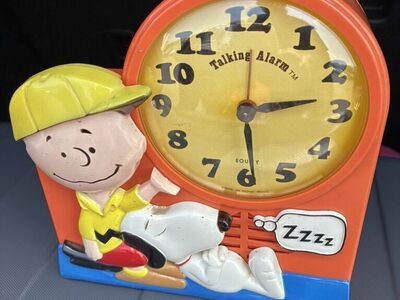 Charlie Brown Peanuts Clock