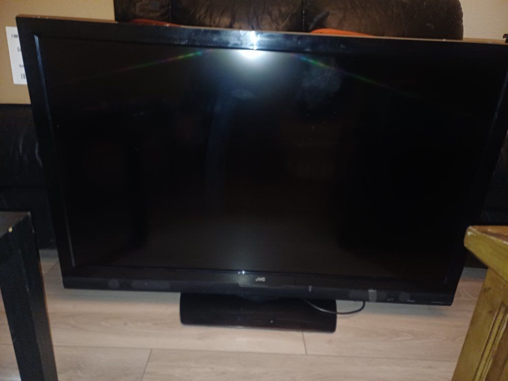 JVC JLC47BC3002 47-inch 1080p LCD HDTV Television with HDMI