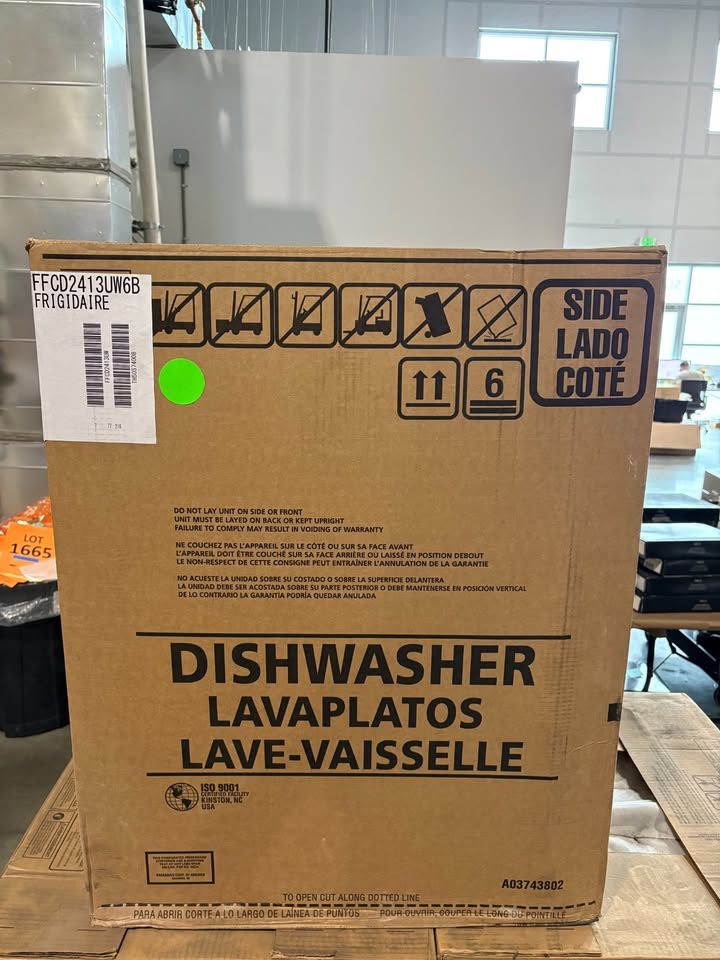 Frigidaire FFCD2413UW 24" Built-in Dishwasher in White, Brand New!