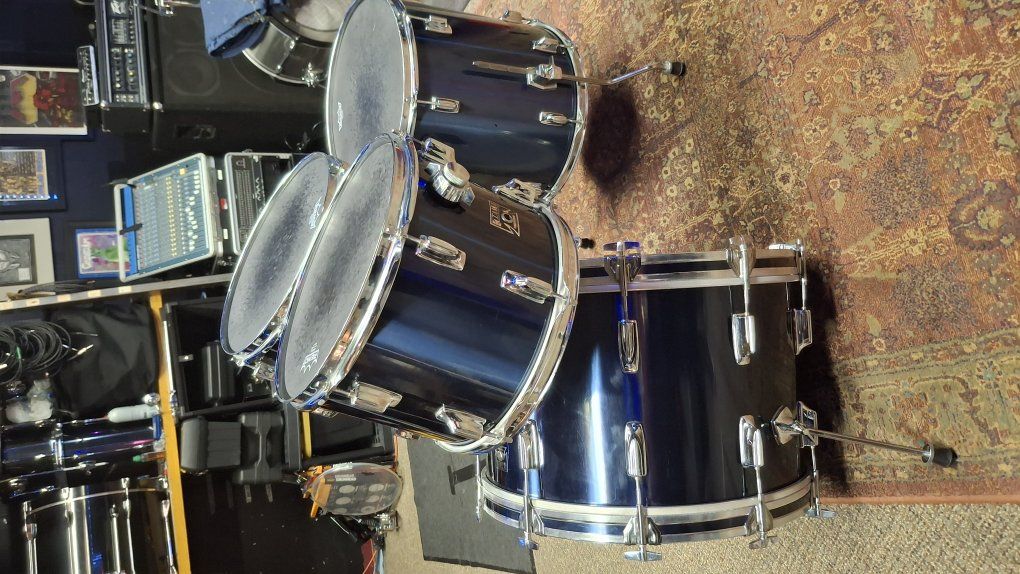 Tama Imperialstar Midnight Blue drum kit