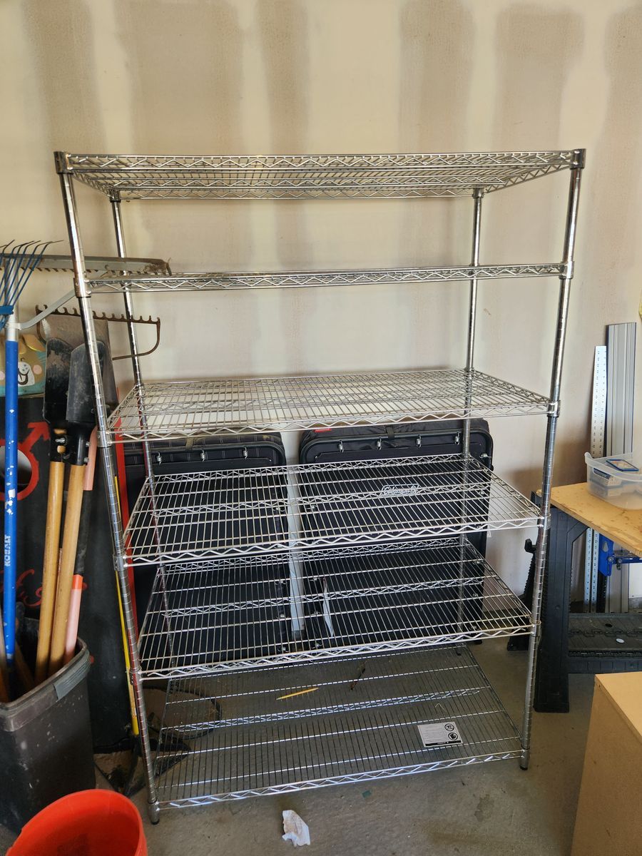 Wire storage rack