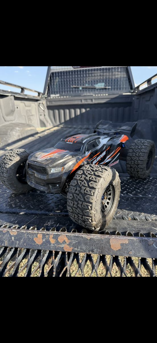 1/8th Traxxas Sledge 6s