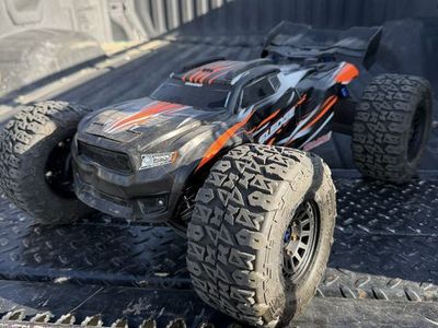 1/8th Traxxas Sledge 6s