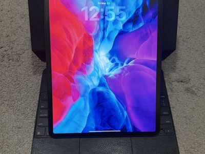 iPad Pro 4th Gen 12.9 Wi-Fi with Apple Magic Keyboard