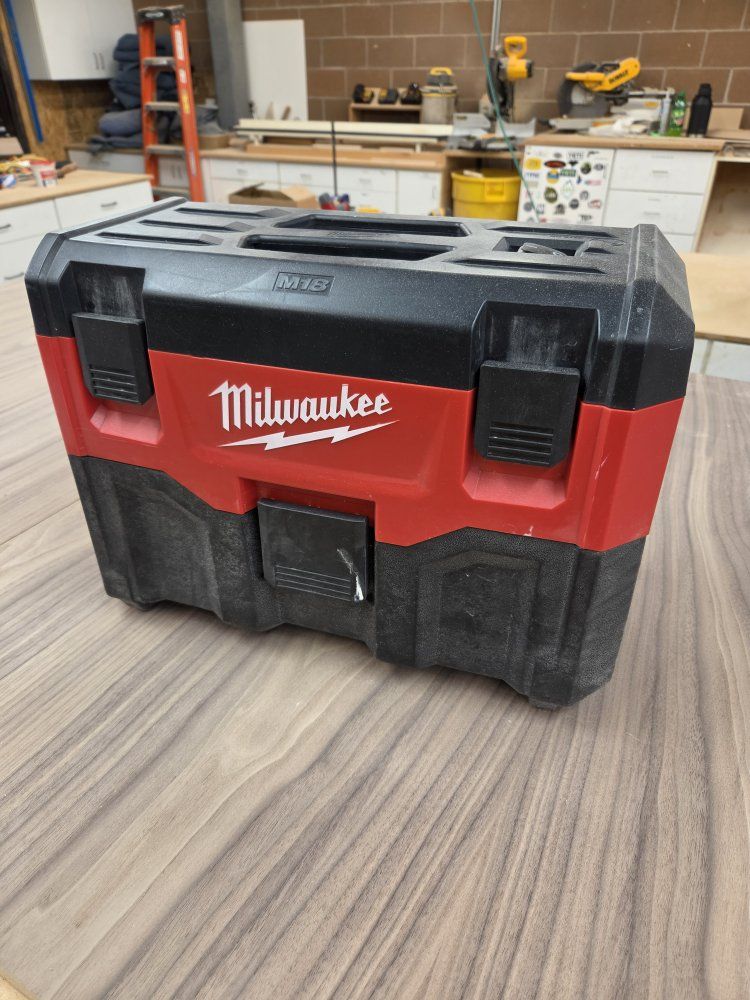 Milwaukee M18 Cordless Wet/Dry Vacuum (Tool Only)