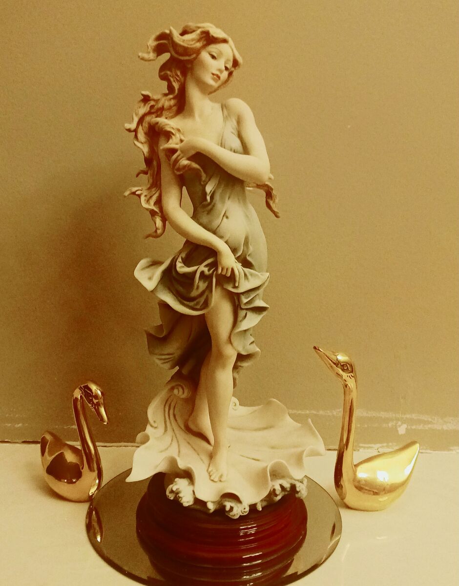 Sculpture: Venus, Giuseppi Arami