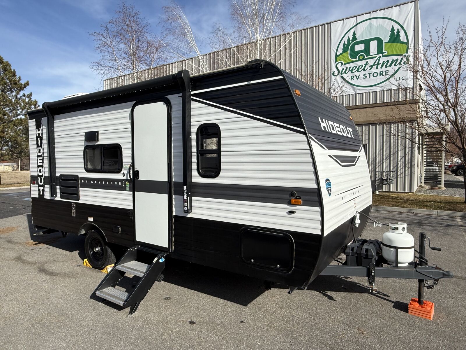 2022 Keystone Hideout 179RB Couples Coach Travel Trailer
