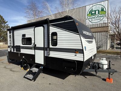 2022 Keystone Hideout 179RB Couples Coach Travel Trailer