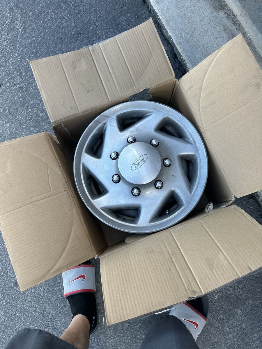 Ford e series steel wheels and hub caps