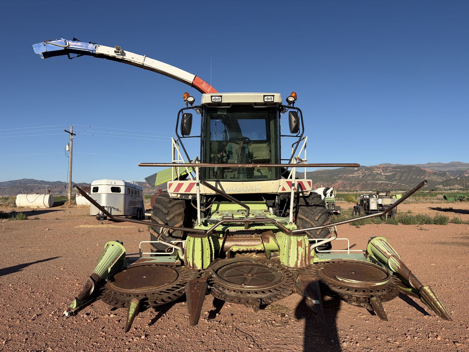 2005 Claas RU450 Rotary Drum Forage / 6 Row Corn Header