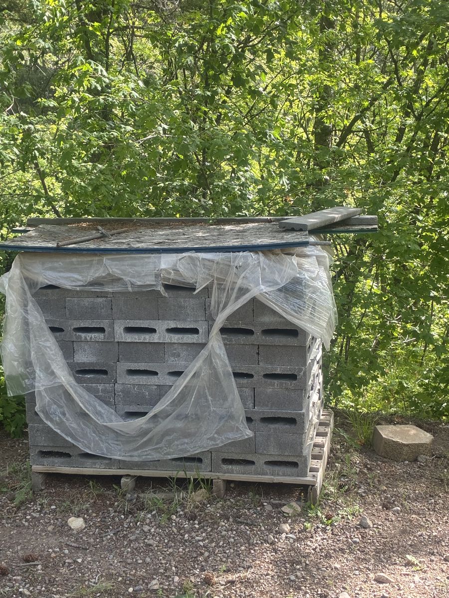 CMU block 16x8x4 shed