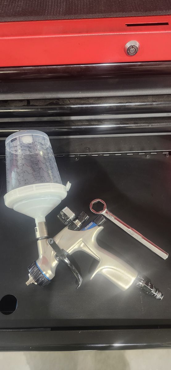 Professional spray gun