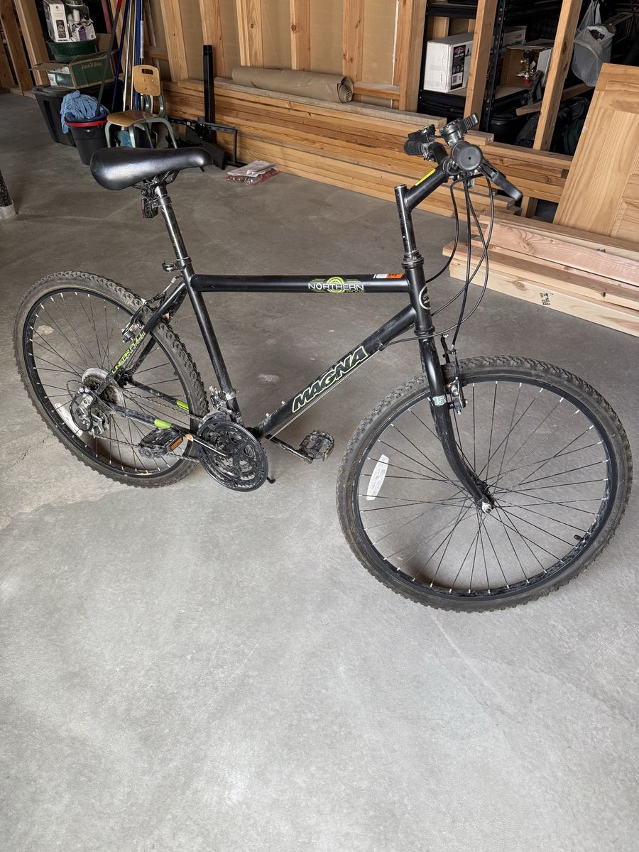 Magna Northern Exposure 26" Wheel Mountain Bike - Black, Used