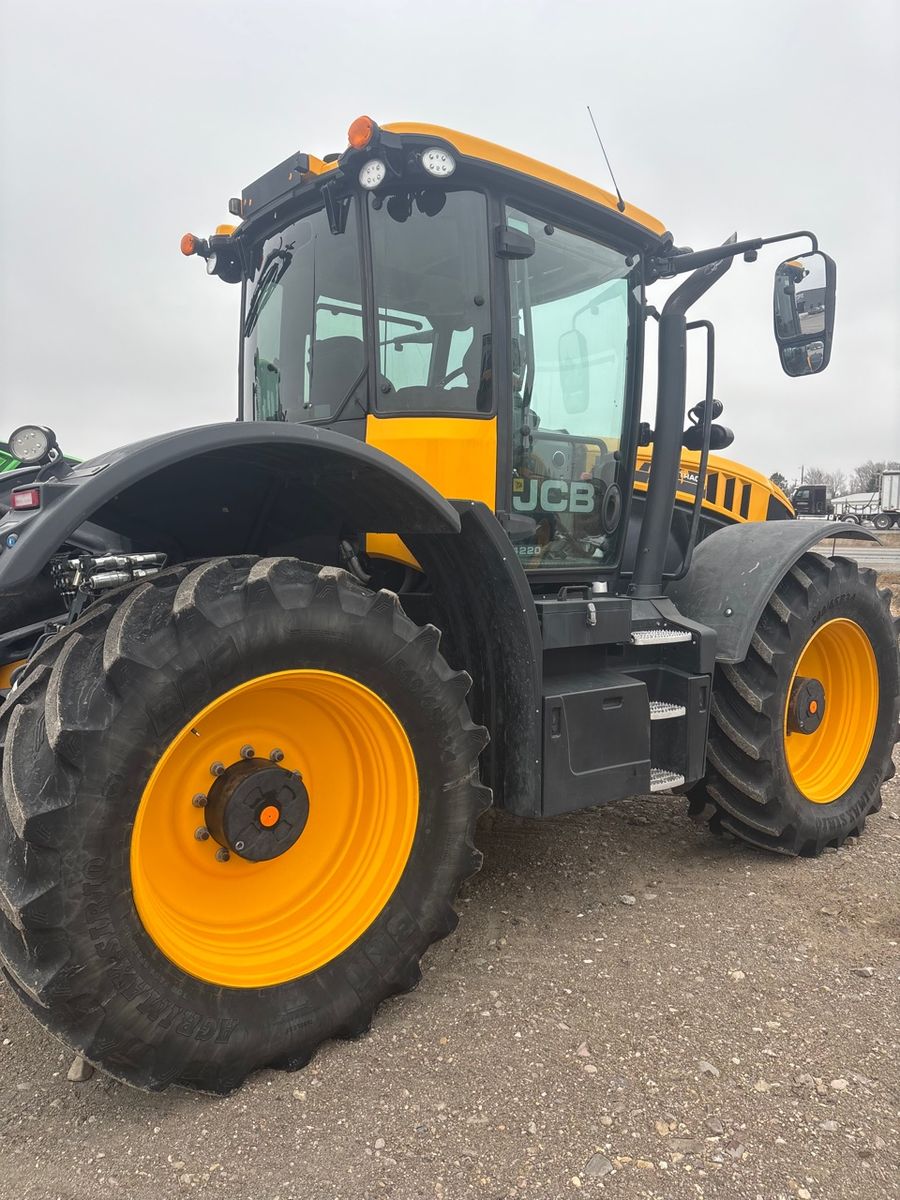 0 JCB 4220 Fastrac