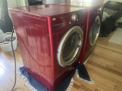 LG SteamWasher and SteamDryer Ultra Capacity Electric washer and Dryer - Vibrant Red