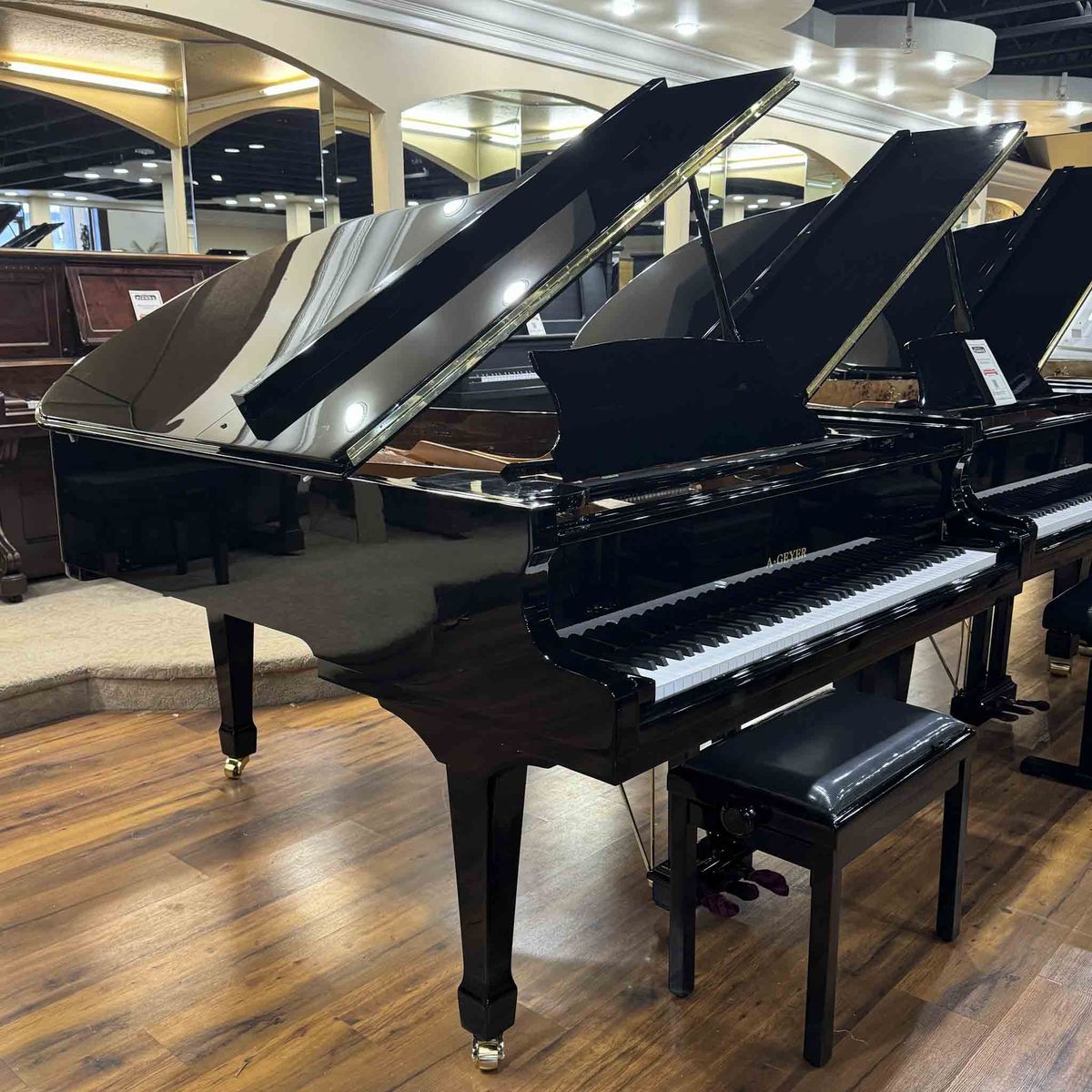 GORGEOUS NEW GRAND PIANO