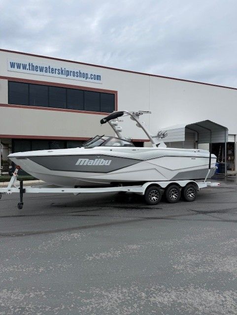 2023 Malibu Wakesetter 25 LSV