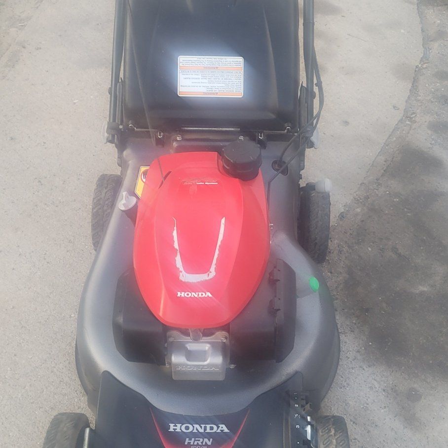 Honda lawnmower HRN 216