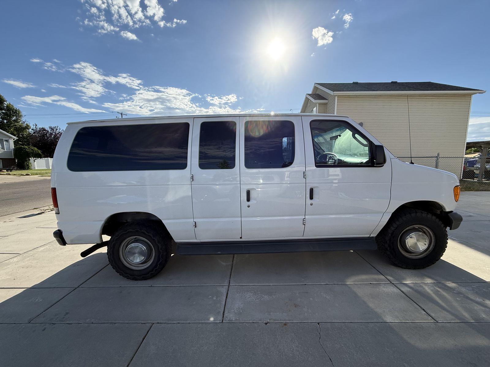 2006 Ford E-Series E-350 SD Chateau