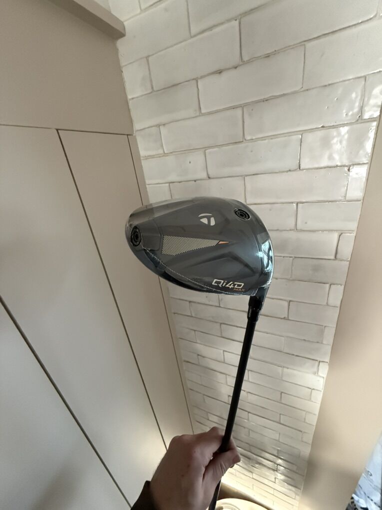 New Taylormade Qi4D Driver With Head Cover