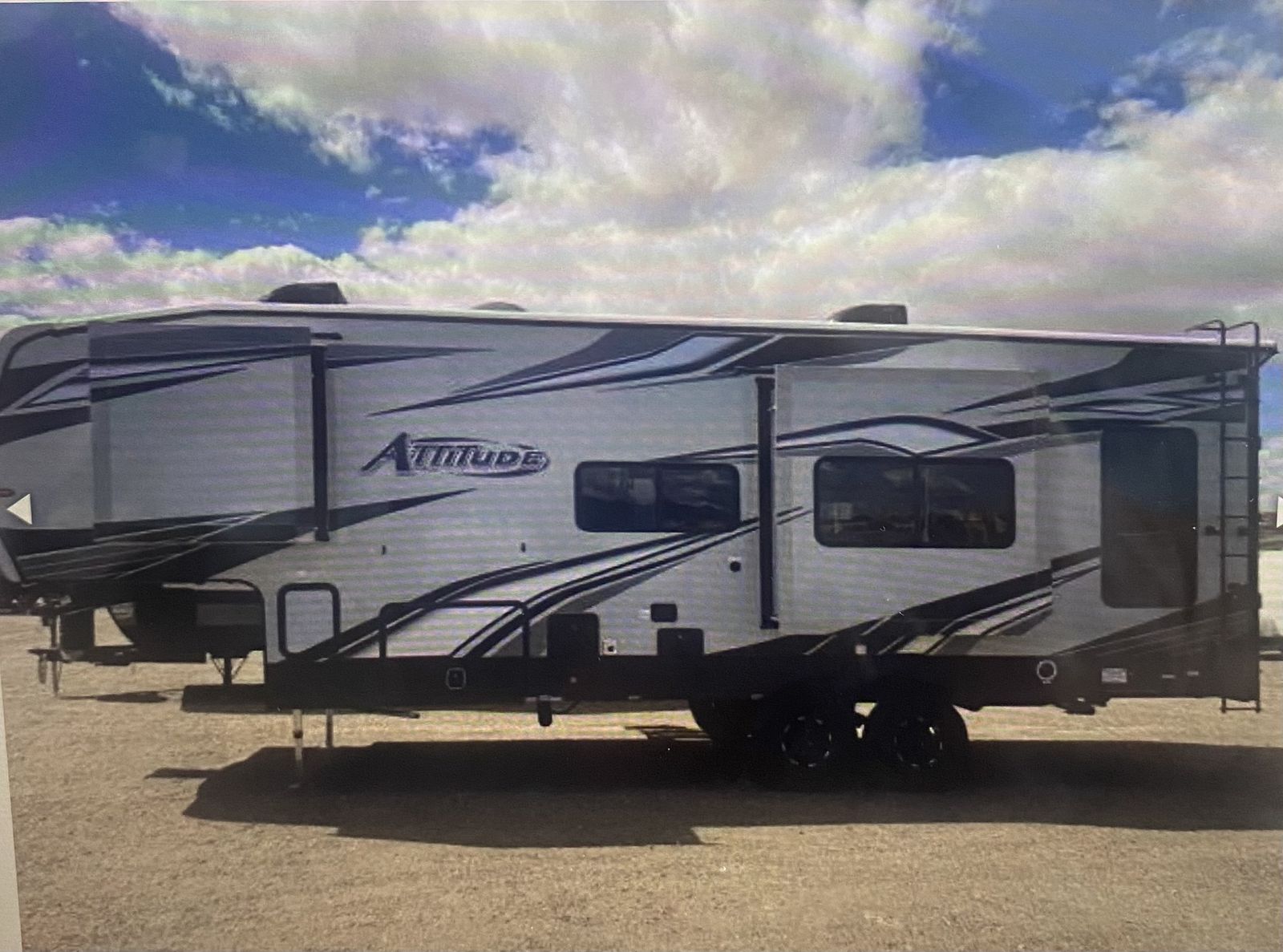 2019 5th wheel Attitude Toyhauler