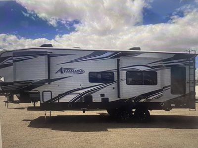2019 5th wheel Attitude Toyhauler