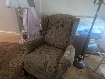 upholstered reclining chair