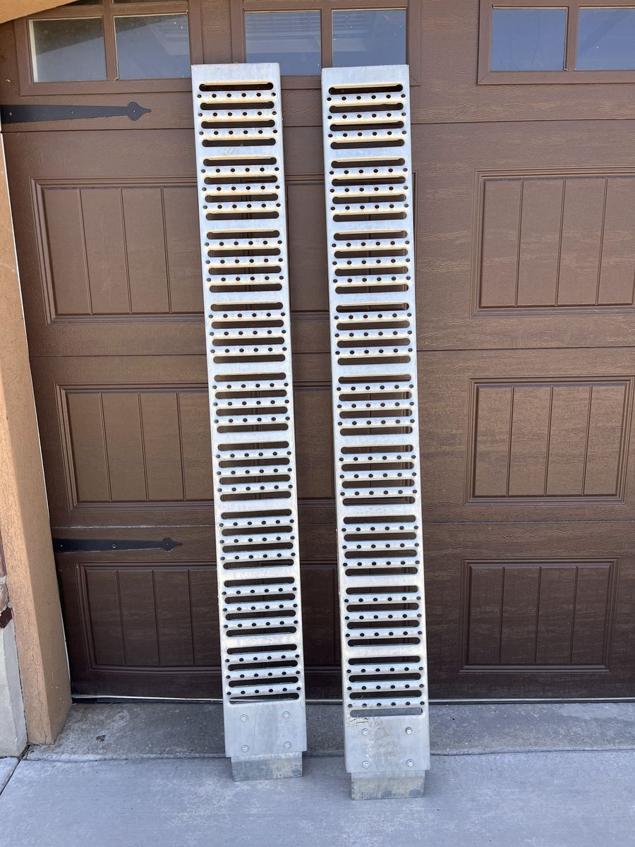Aluminum Punch-Plate Loading Ramps 6 ft  (Pair)