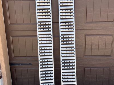 Aluminum Punch-Plate Loading Ramps 6 ft (Pair)