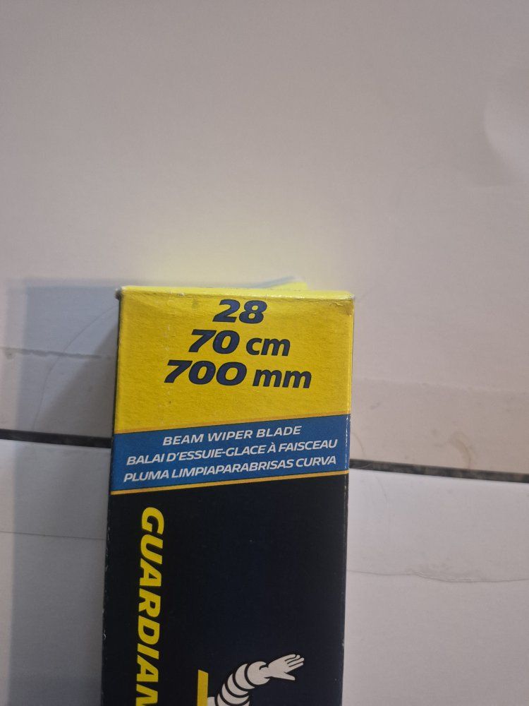 Michelin Guardian+ 28 Inch Wiper Blade — Toyota Camry Corolla Nissan Altima Ford Focus Dodge Ram — $22
