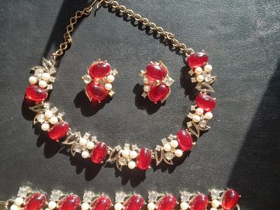 Karu arke Signed Red Cabochon Pearl Rhinestone Necklace Bracelet Clip Earring Set Vintage