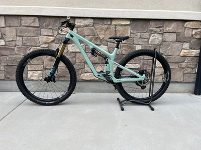 2023 Large Yeti SB 140 LR