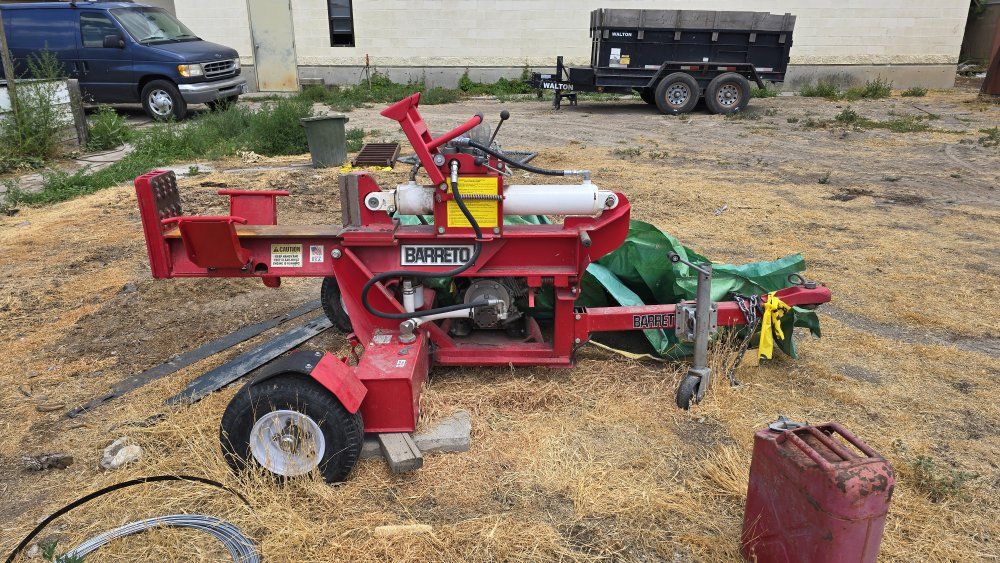 Barreto Hydraulic Log Splitter - 9.0 HP Subaru EX27 Engine, Heavy Duty, Towable