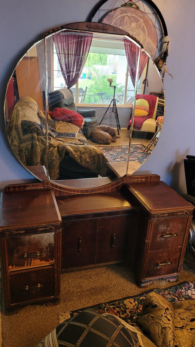 Antique vanity