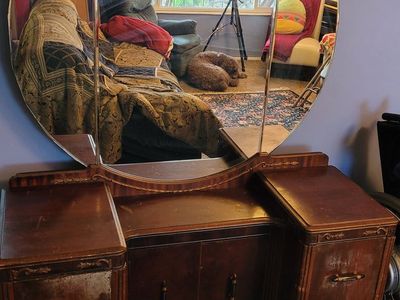 Antique vanity