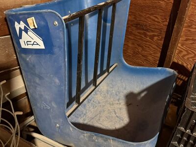 IFA Hanging Horse Trough