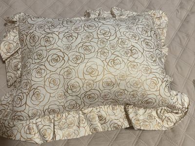 Ruffle pillow