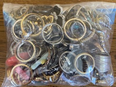 Costume Jewelry (Lot of 125 Rings)! Great for Wearing, Resale, Crafting & more! $125.00